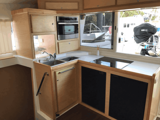 Lagoon L400 Galley 