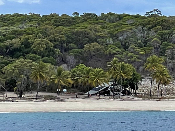 Middle Percy Island Cruisers Cove